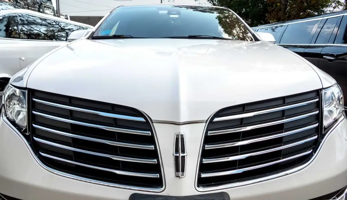 Fleet Maintenance Logs Uncovered: Why They Matter When Choosing a Limo Service